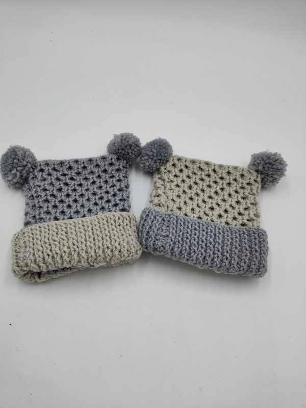 Square pom-pom hat